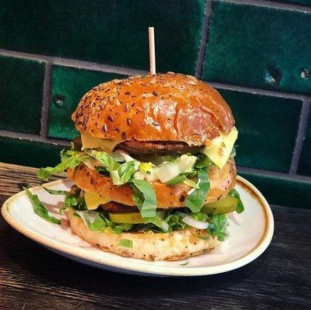 Long Arm Pub & Brewery